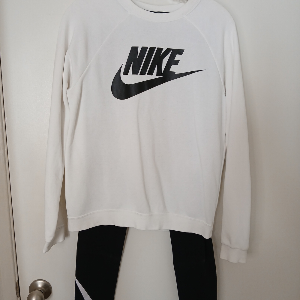 Nike White Sweatshirt